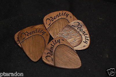 Guitar picks with thumb grip deals